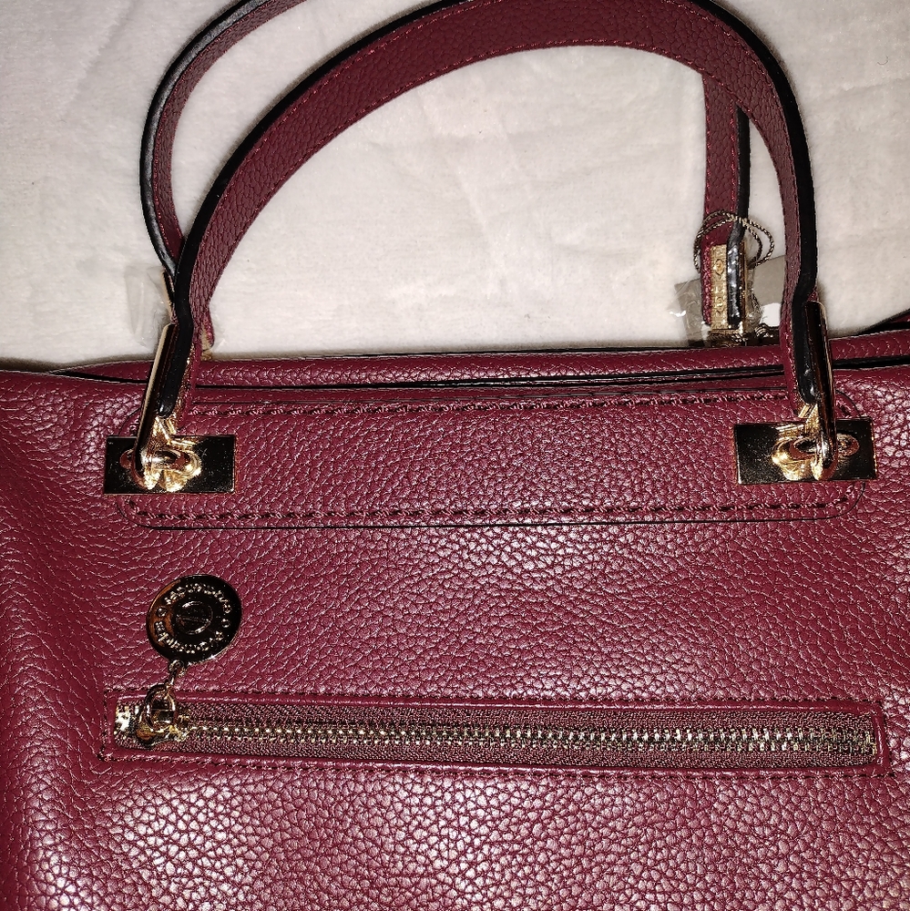 NY&C Eva Mendes purse